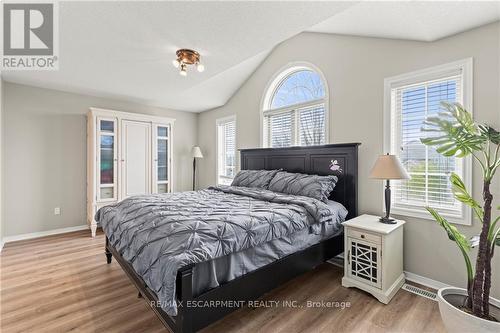 67 Suffolk Street, Hamilton, ON - Indoor Photo Showing Bedroom