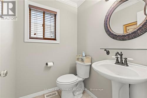 67 Suffolk Street, Hamilton, ON - Indoor Photo Showing Bathroom