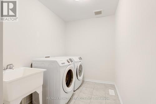17 Vaughn Drive, Thorold, ON - Indoor Photo Showing Laundry Room