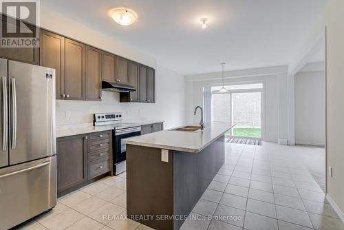 17 Vaughn Drive, Thorold, ON - Indoor Photo Showing Kitchen With Double Sink