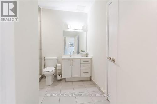 609 - 16 Concord Place, Grimsby, ON - Indoor Photo Showing Bathroom