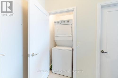609 - 16 Concord Place, Grimsby, ON - Indoor Photo Showing Laundry Room