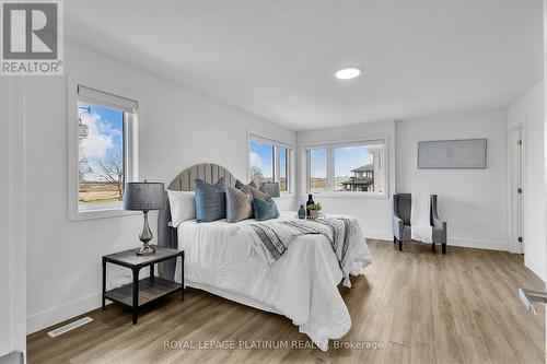 3635 Southbridge Avenue, London, ON - Indoor Photo Showing Bedroom