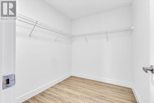3635 Southbridge Avenue, London, ON - Indoor With Storage