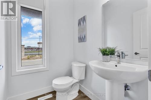 3635 Southbridge Avenue, London, ON - Indoor Photo Showing Bathroom