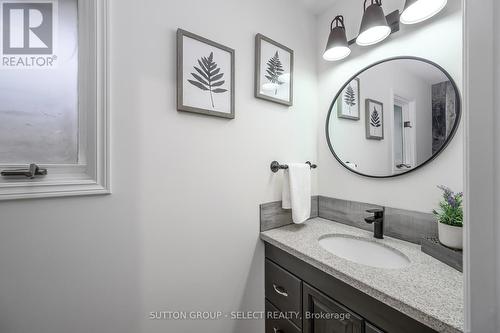 134 Brandy Lane Road, London, ON - Indoor Photo Showing Bathroom