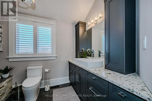 210 Millen Road, Hamilton, ON - Indoor Photo Showing Bathroom