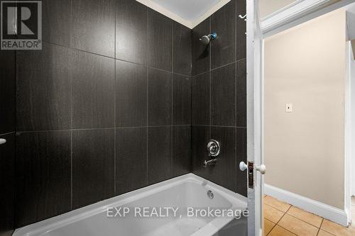 54 Frederick Avenue, Hamilton, ON - Indoor Photo Showing Bathroom