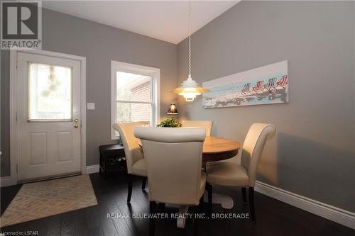 17 - 55 Lake Road, Lambton Shores, ON - Indoor Photo Showing Dining Room