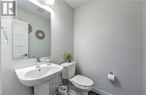 12 - 3380 Singleton Avenue, London, ON - Indoor Photo Showing Bathroom