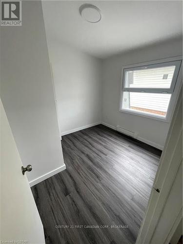5 - 292 Simcoe Street, London, ON - Indoor Photo Showing Other Room