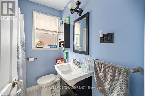 1295 King Street, London, ON - Indoor Photo Showing Bathroom