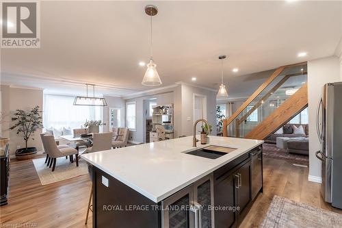 4512 Colonel Talbot Road, London, ON - Indoor Photo Showing Kitchen