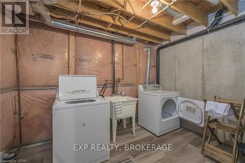 88 - 112 North Centre Road Road, London, ON - Indoor Photo Showing Laundry Room