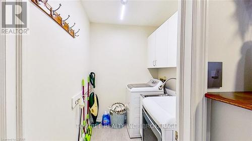 25 Uplands Drive, London, ON - Indoor Photo Showing Laundry Room