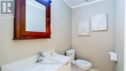 25 Uplands Drive, London, ON - Indoor Photo Showing Bathroom