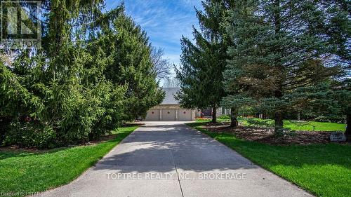 25 Uplands Drive, London, ON - Outdoor