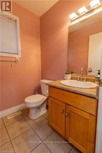 587 Ridgeview Drive, London, ON - Indoor Photo Showing Bathroom