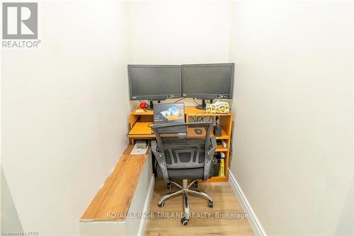587 Ridgeview Drive, London, ON - Indoor Photo Showing Office