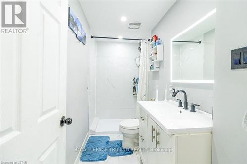 587 Ridgeview Drive, London, ON - Indoor Photo Showing Bathroom