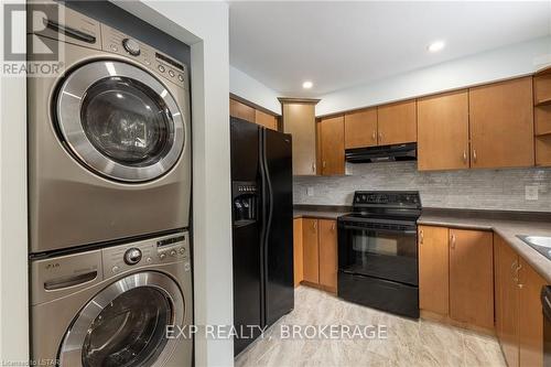 614 Chiddington Ave, London, ON - Indoor Photo Showing Laundry Room