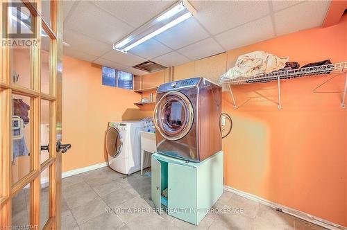 240 Exmouth Circ, London, ON - Indoor Photo Showing Laundry Room