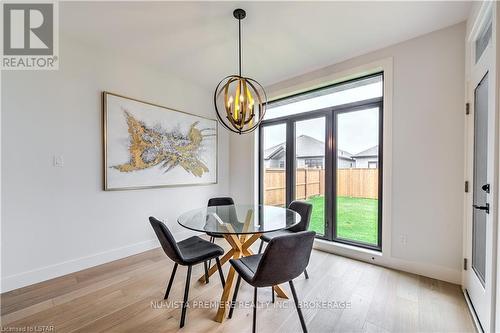 427 Daventry Way, Middlesex Centre (Kilworth), ON - Indoor Photo Showing Dining Room