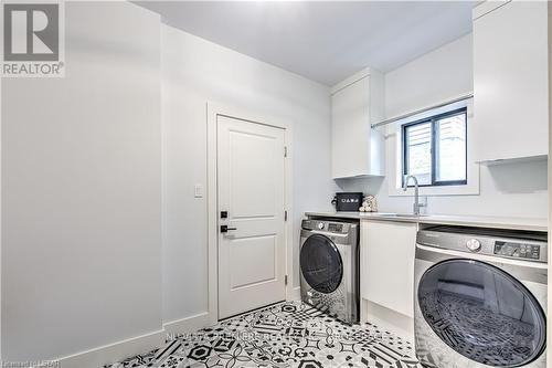 427 Daventry Way, Middlesex Centre (Kilworth), ON - Indoor Photo Showing Laundry Room