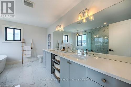 427 Daventry Way, Middlesex Centre (Kilworth), ON - Indoor Photo Showing Bathroom