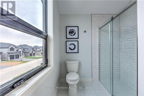 427 Daventry Way, Middlesex Centre (Kilworth), ON - Indoor Photo Showing Bathroom