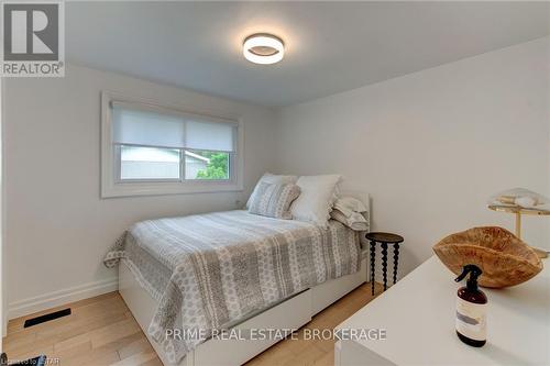 43 Cowan Ave, London, ON - Indoor Photo Showing Bedroom