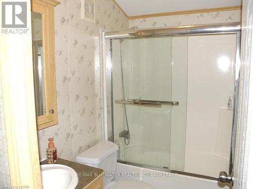 Jj-23 - 9338 West Ipperwash Road E, Lambton Shores, ON - Indoor Photo Showing Bathroom