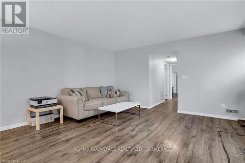 104 - 3200 Singleton Avenue, London, ON - Indoor Photo Showing Living Room