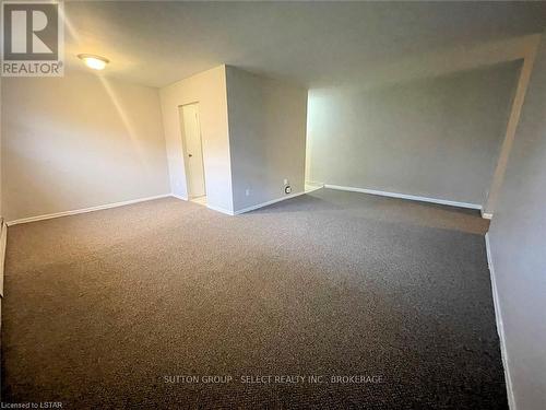 316 - 122 Riverview Drive, Chatham-Kent, ON - Indoor Photo Showing Other Room