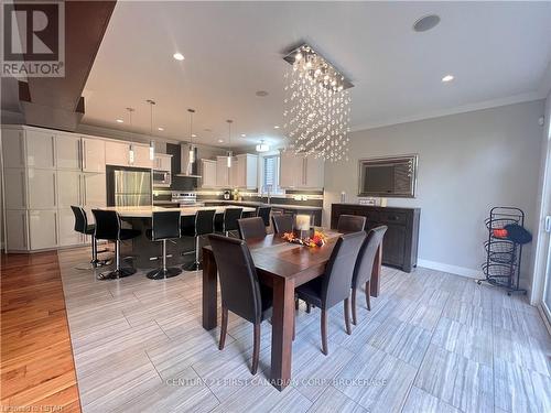 2084 North Routledge Park, London, ON - Indoor Photo Showing Dining Room