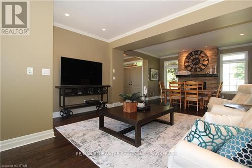 73083 Northridge Road, Bluewater, ON - Indoor Photo Showing Living Room