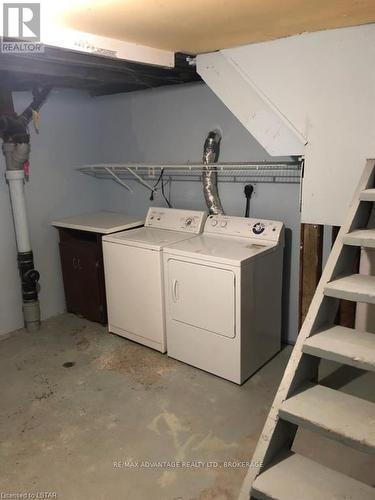 1185 Albany St, London, ON - Indoor Photo Showing Laundry Room