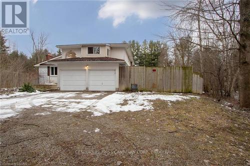 1835 Mark Settlement Drive, North Middlesex, ON - Outdoor