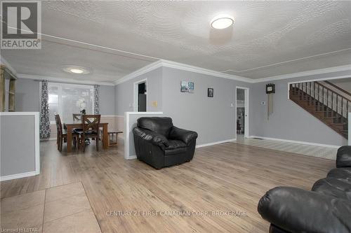 1835 Mark Settlement Drive, North Middlesex, ON - Indoor Photo Showing Living Room