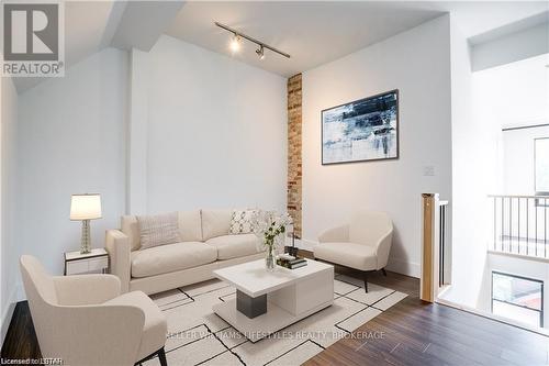 3 - 130 Windsor Crescent, London, ON - Indoor Photo Showing Living Room