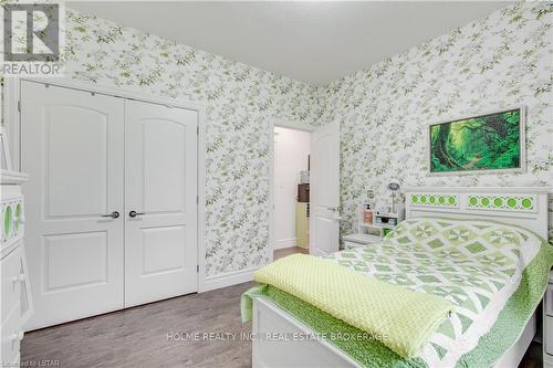 400 Ellor Street, Strathroy-Caradoc, ON - Indoor Photo Showing Bedroom