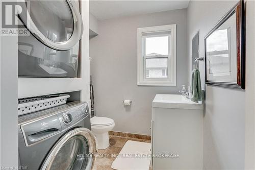 400 Ellor Street, Strathroy-Caradoc, ON - Indoor Photo Showing Laundry Room