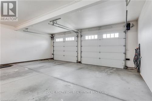 400 Ellor Street, Strathroy-Caradoc, ON - Indoor Photo Showing Garage