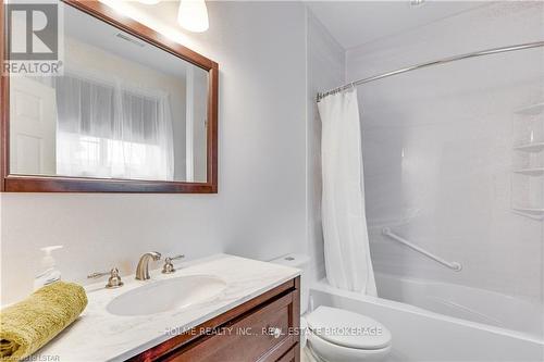 400 Ellor Street, Strathroy-Caradoc, ON - Indoor Photo Showing Bathroom