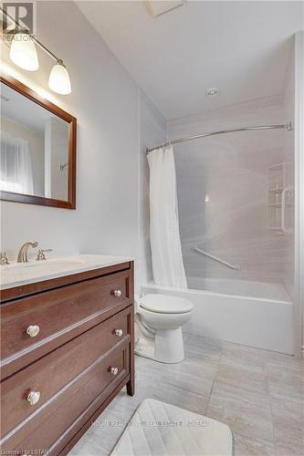 400 Ellor Street, Strathroy-Caradoc, ON - Indoor Photo Showing Bathroom