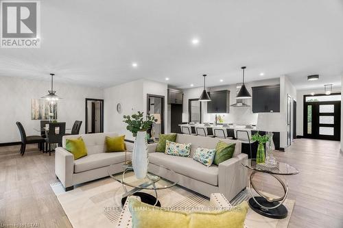 44 East Glen Drive, Lambton Shores, ON - Indoor Photo Showing Living Room
