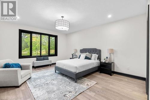 44 East Glen Drive, Lambton Shores, ON - Indoor Photo Showing Bedroom