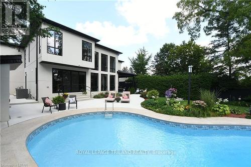 565 Leyton Crescent, London, ON - Outdoor With In Ground Pool With Deck Patio Veranda
