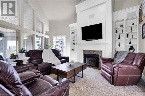 29830 Centre Road, Strathroy-Caradoc, ON - Indoor Photo Showing Living Room With Fireplace
