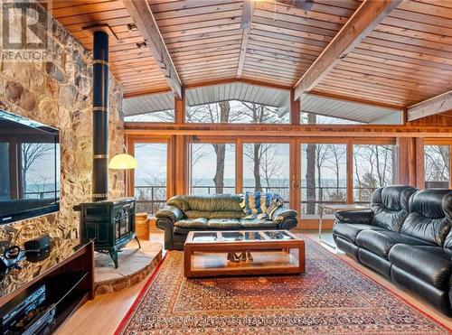 74395 Snowden Crescent, Bluewater (Bayfield), ON - Indoor Photo Showing Living Room